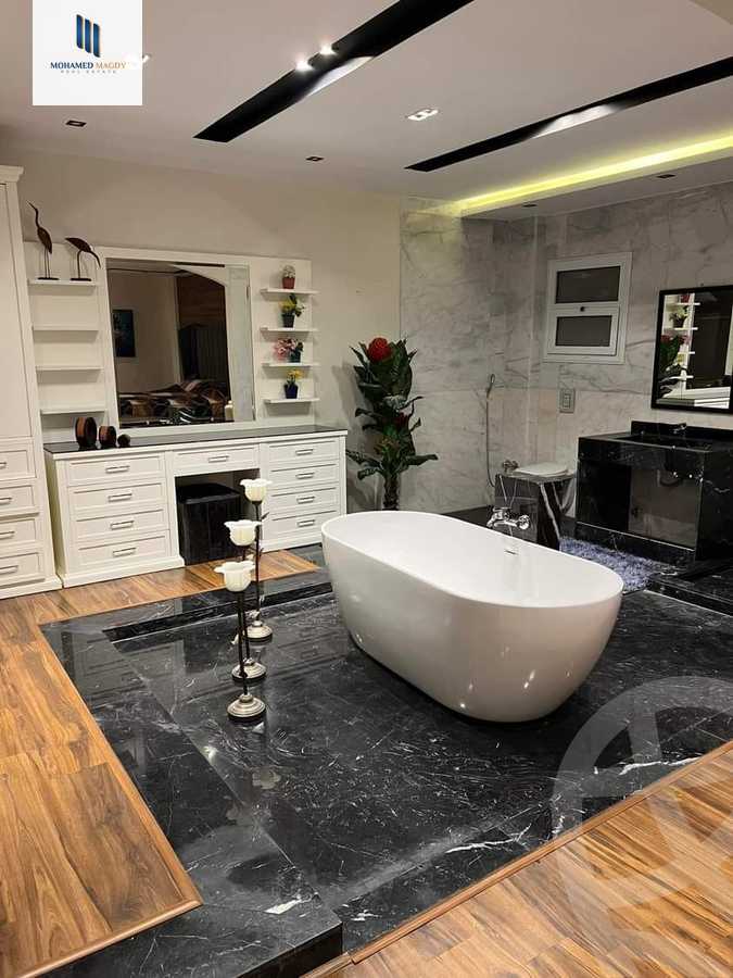 https://aqarmap.com.eg/ar/listing/5935235-for-sale-cairo-el-sheikh-zayed-city-el-hay-el-thaleth-ashaer-area-3-al-shabab-rd