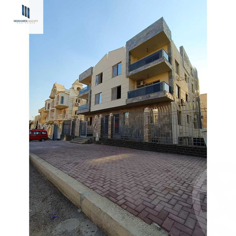 https://aqarmap.com.eg/ar/listing/5954129-for-sale-cairo-el-sheikh-zayed-city-el-hay-eltaseaa-area-1-el-bostan-st