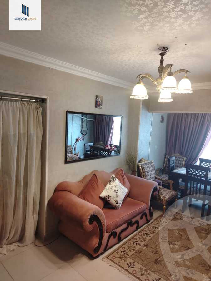 https://aqarmap.com.eg/ar/listing/5962760-for-sale-cairo-el-sheikh-zayed-city-el-hay-el-thaleth-ashaer-area-3-street-31