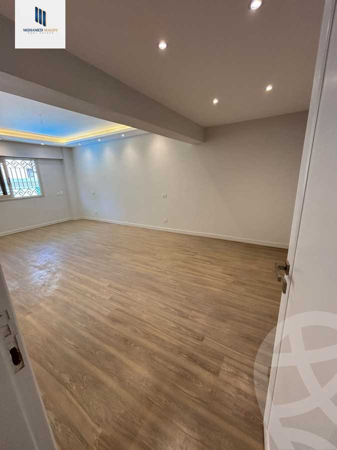 https://aqarmap.com.eg/ar/listing/5980643-for-sale-cairo-6th-of-october-featured-neighborhood-fourth-touristic-village-yehia-haqy-st