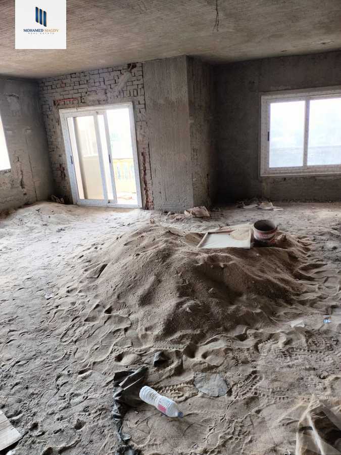 https://aqarmap.com.eg/en/listing/5988940-for-sale-cairo-6th-of-october-featured-neighborhood-fourth-touristic-village-mahmoud-sami-el-baroudi-st