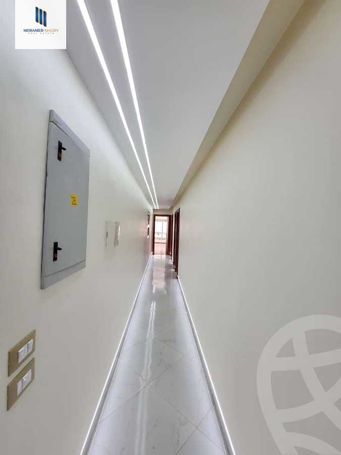 https://aqarmap.com.eg/ar/listing/6017922-for-sale-cairo-el-sheikh-zayed-city-compounds-el-khamayel