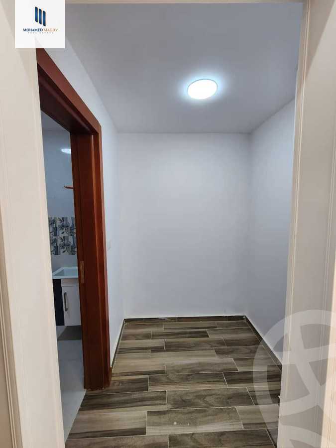https://aqarmap.com.eg/ar/listing/6017922-for-sale-cairo-el-sheikh-zayed-city-compounds-el-khamayel