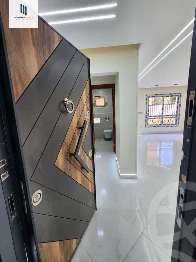 https://aqarmap.com.eg/ar/listing/6017922-for-sale-cairo-el-sheikh-zayed-city-compounds-el-khamayel