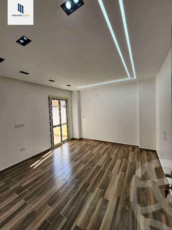 https://aqarmap.com.eg/ar/listing/6017922-for-sale-cairo-el-sheikh-zayed-city-compounds-el-khamayel