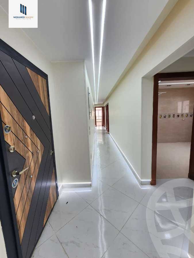 https://aqarmap.com.eg/ar/listing/6017922-for-sale-cairo-el-sheikh-zayed-city-compounds-el-khamayel