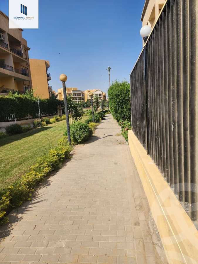 https://aqarmap.com.eg/en/listing/6017994-for-sale-cairo-el-sheikh-zayed-city-compounds-el-khamayel