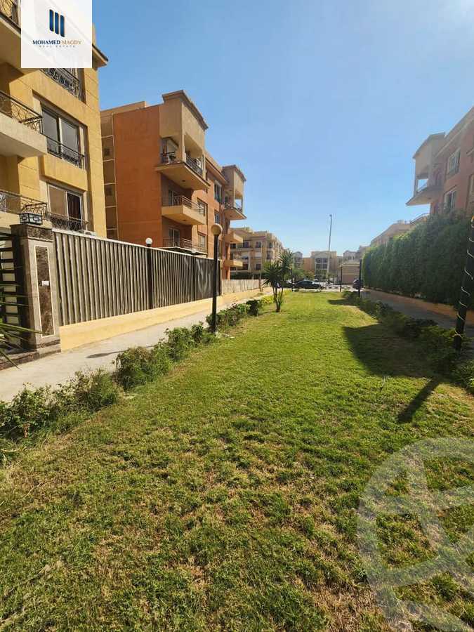 https://aqarmap.com.eg/en/listing/6017994-for-sale-cairo-el-sheikh-zayed-city-compounds-el-khamayel