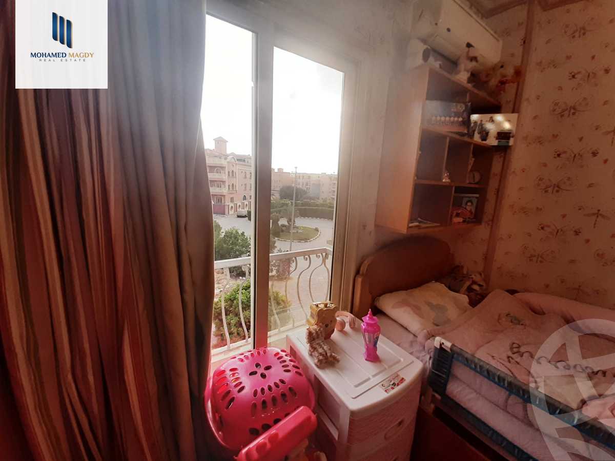 https://aqarmap.com.eg/en/listing/6018016-for-sale-cairo-el-sheikh-zayed-city-compounds-el-khamayel