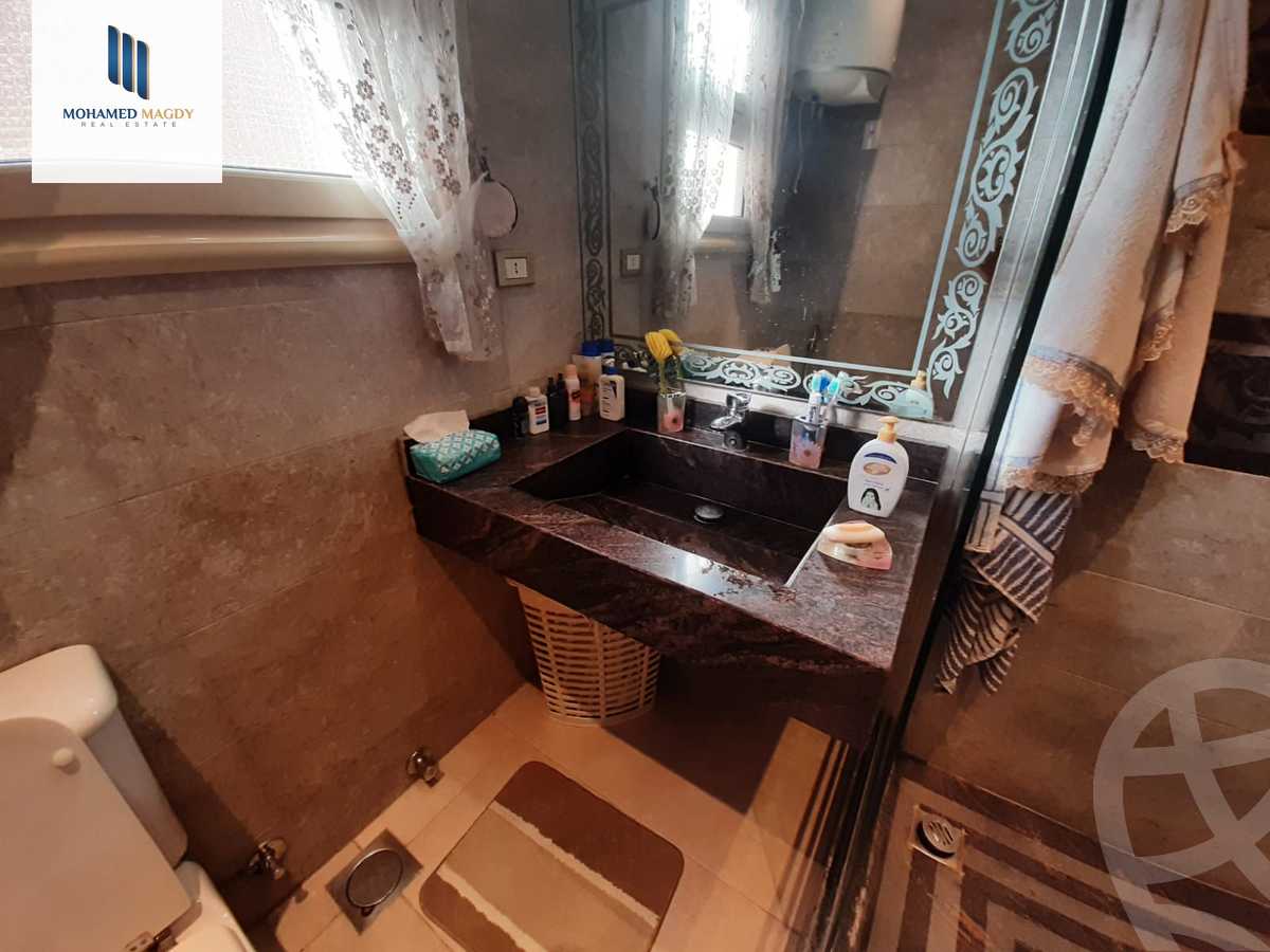 https://aqarmap.com.eg/en/listing/6018016-for-sale-cairo-el-sheikh-zayed-city-compounds-el-khamayel