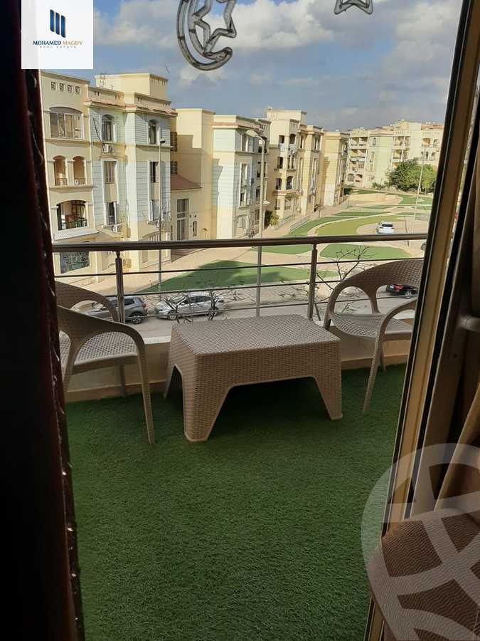 https://aqarmap.com.eg/en/listing/6018016-for-sale-cairo-el-sheikh-zayed-city-compounds-el-khamayel