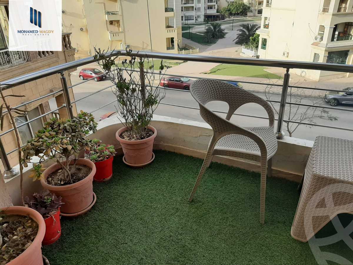 https://aqarmap.com.eg/en/listing/6018016-for-sale-cairo-el-sheikh-zayed-city-compounds-el-khamayel