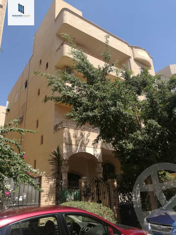 https://aqarmap.com.eg/ar/listing/6023422-for-sale-cairo-6th-of-october-el-ahyaa-neighborhood-1st-rich-bake-st