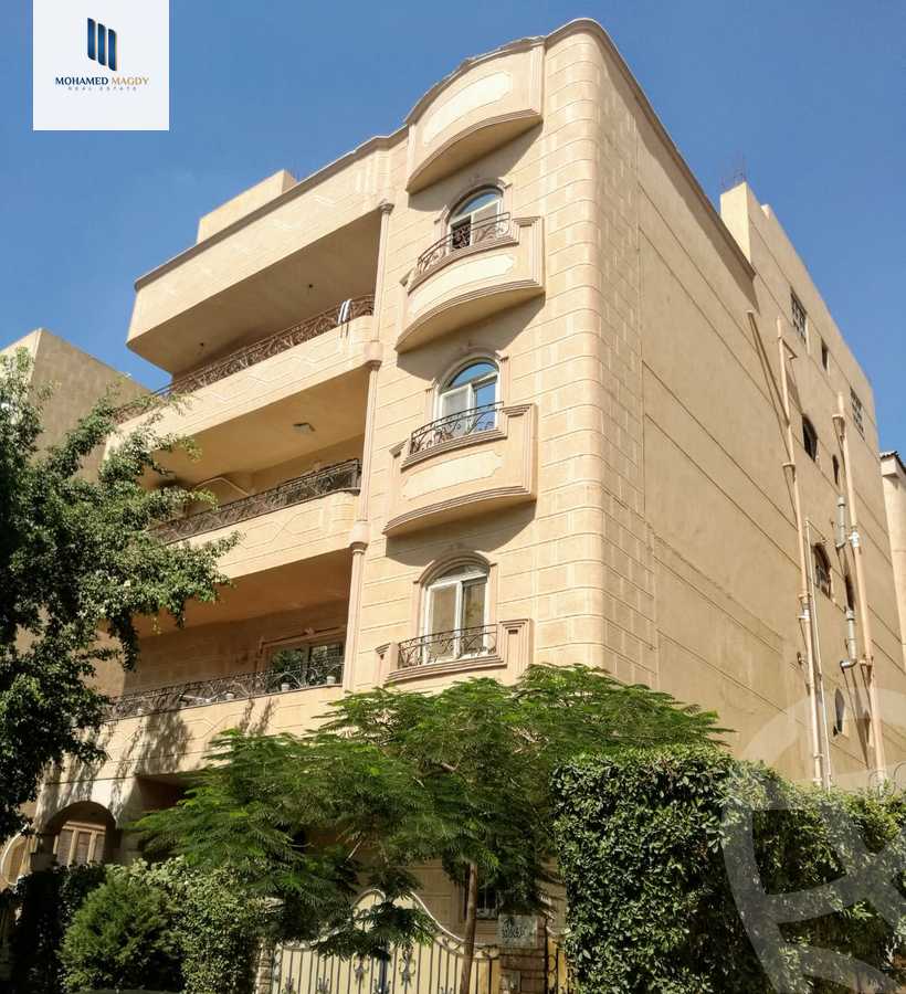 https://aqarmap.com.eg/ar/listing/6023422-for-sale-cairo-6th-of-october-el-ahyaa-neighborhood-1st-rich-bake-st