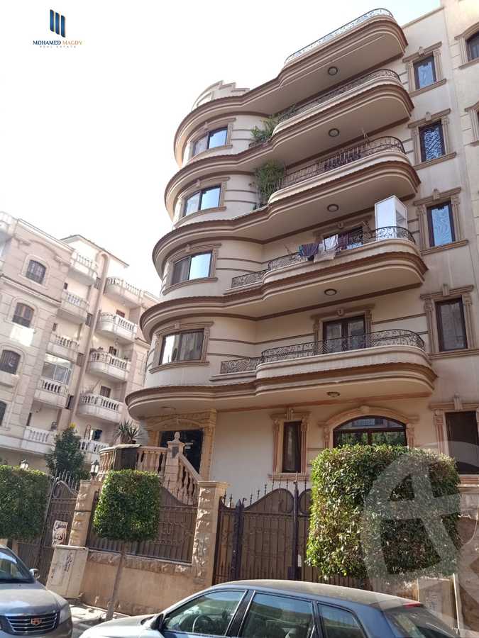 https://aqarmap.com.eg/en/listing/6028520-for-sale-cairo-6th-of-october-el-ahyaa-neighborhood-2nd-divided-from-al-kafrawei-st