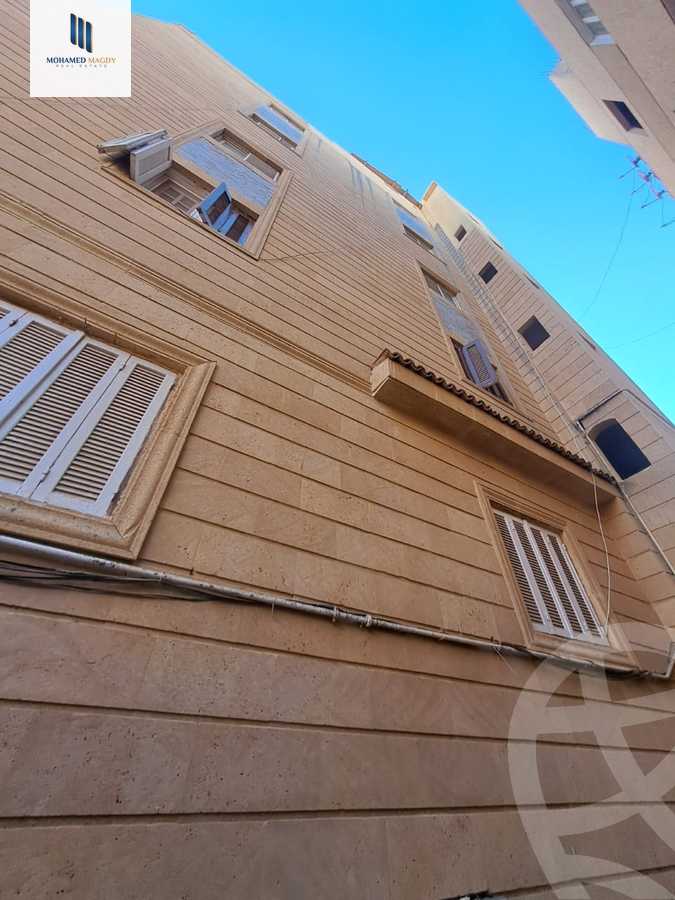 https://aqarmap.com.eg/en/listing/6028617-for-sale-cairo-6th-of-october-el-ahyaa-neighborhood-2nd-divided-from-al-kafrawei-st