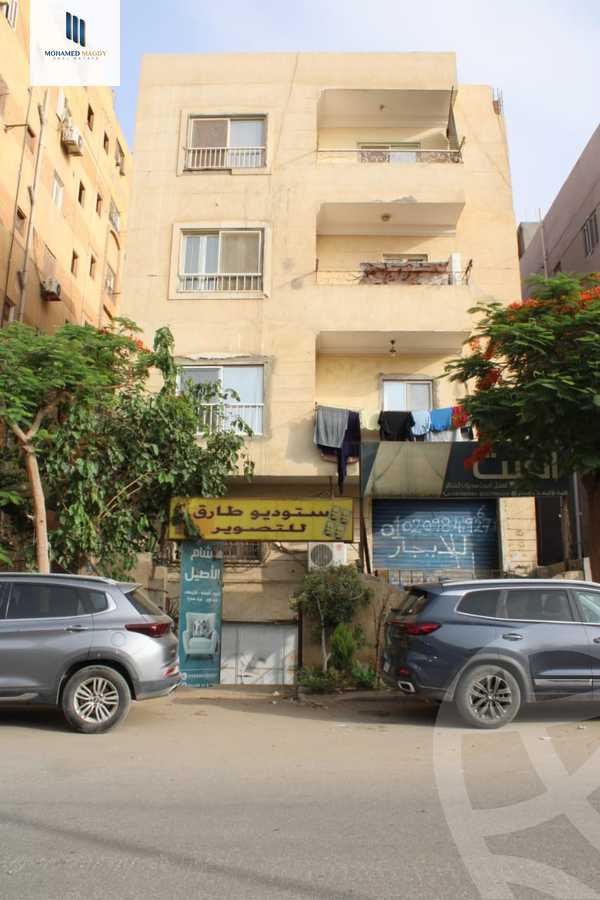https://aqarmap.com.eg/en/listing/6029097-for-sale-cairo-6th-of-october-el-ahyaa-neighborhood-2nd-abd-el-fattah-haridy-st