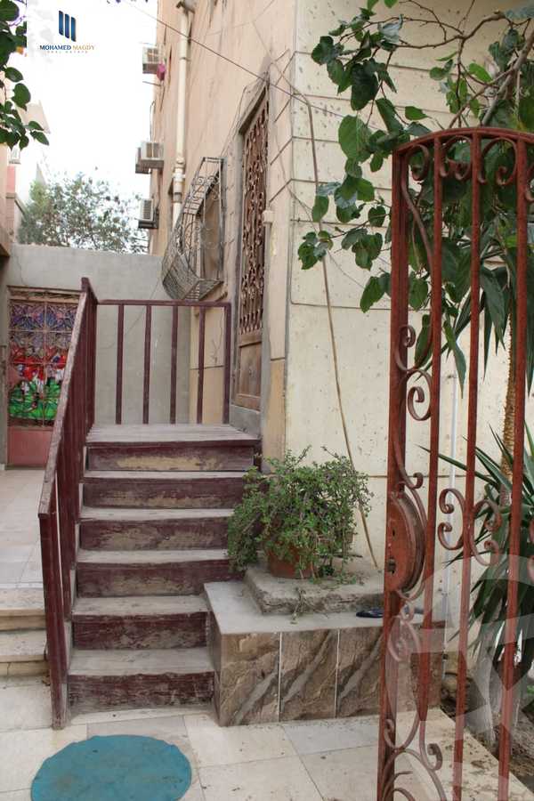 https://aqarmap.com.eg/en/listing/6029097-for-sale-cairo-6th-of-october-el-ahyaa-neighborhood-2nd-abd-el-fattah-haridy-st