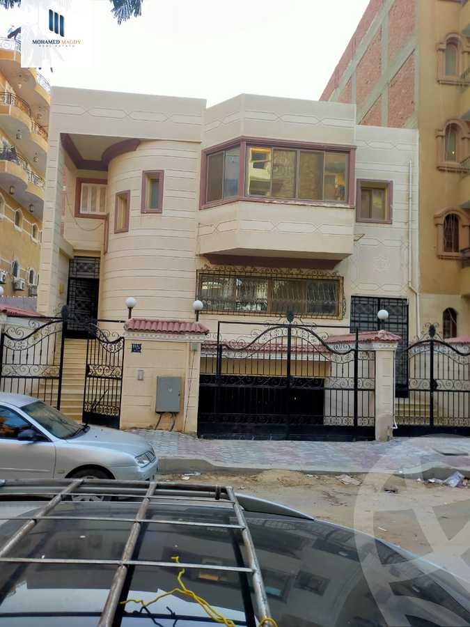 https://aqarmap.com.eg/en/listing/6033501-for-sale-cairo-6th-of-october-el-ahyaa-neighborhood-3rd-nasr-ammar-st
