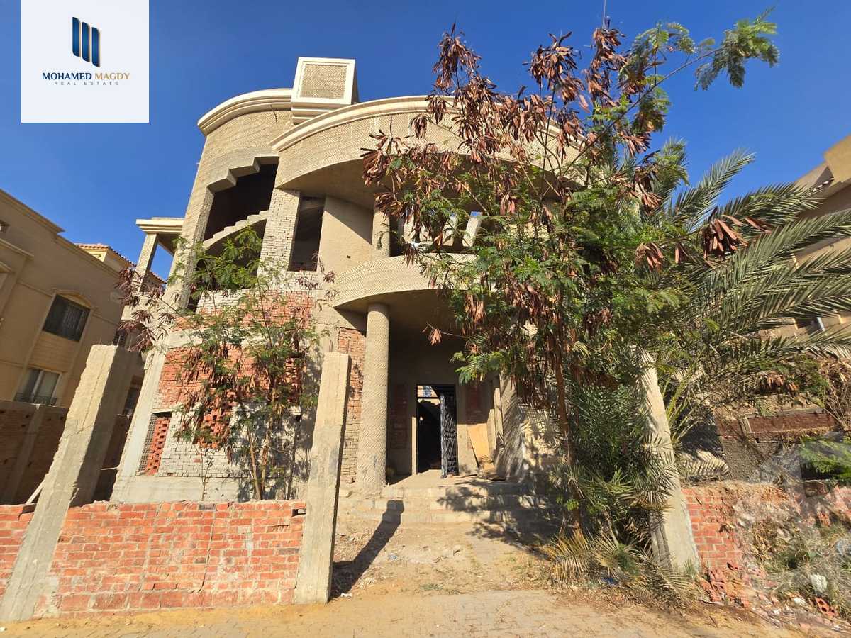 https://aqarmap.com.eg/en/listing/6035896-for-sale-cairo-6th-of-october-featured-neighborhood-first-touristic-village-el-shaheed-mohammed-abdul-latif-alshimi-st