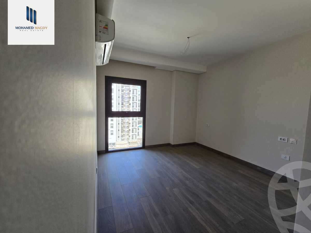 https://aqarmap.com.eg/en/listing/6036796-for-sale-cairo-el-sheikh-zayed-city-compounds-zyd-wr-llttwyr-park-towers-zed-el-sheikh-zayed-compound