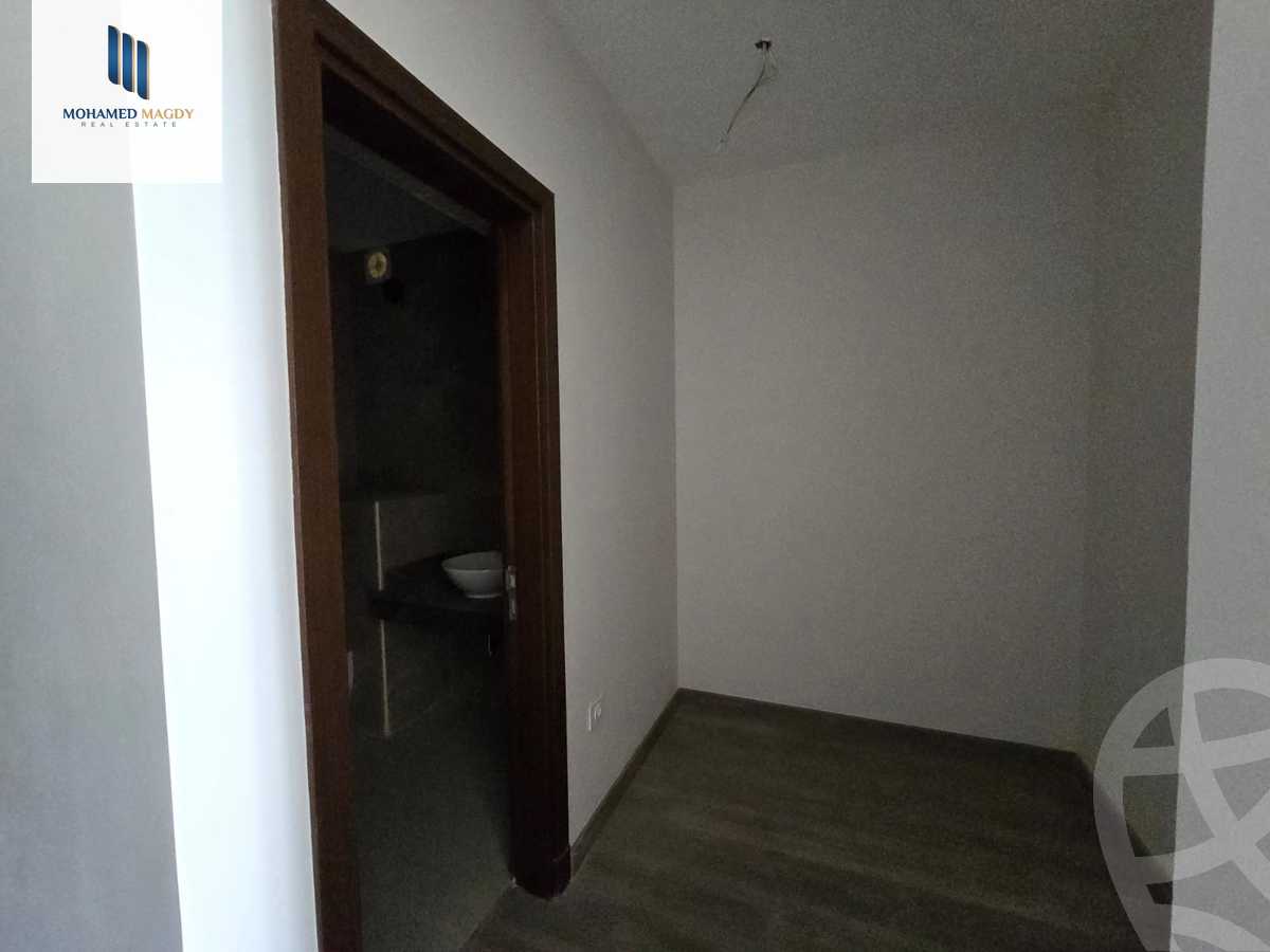 https://aqarmap.com.eg/en/listing/6036796-for-sale-cairo-el-sheikh-zayed-city-compounds-zyd-wr-llttwyr-park-towers-zed-el-sheikh-zayed-compound