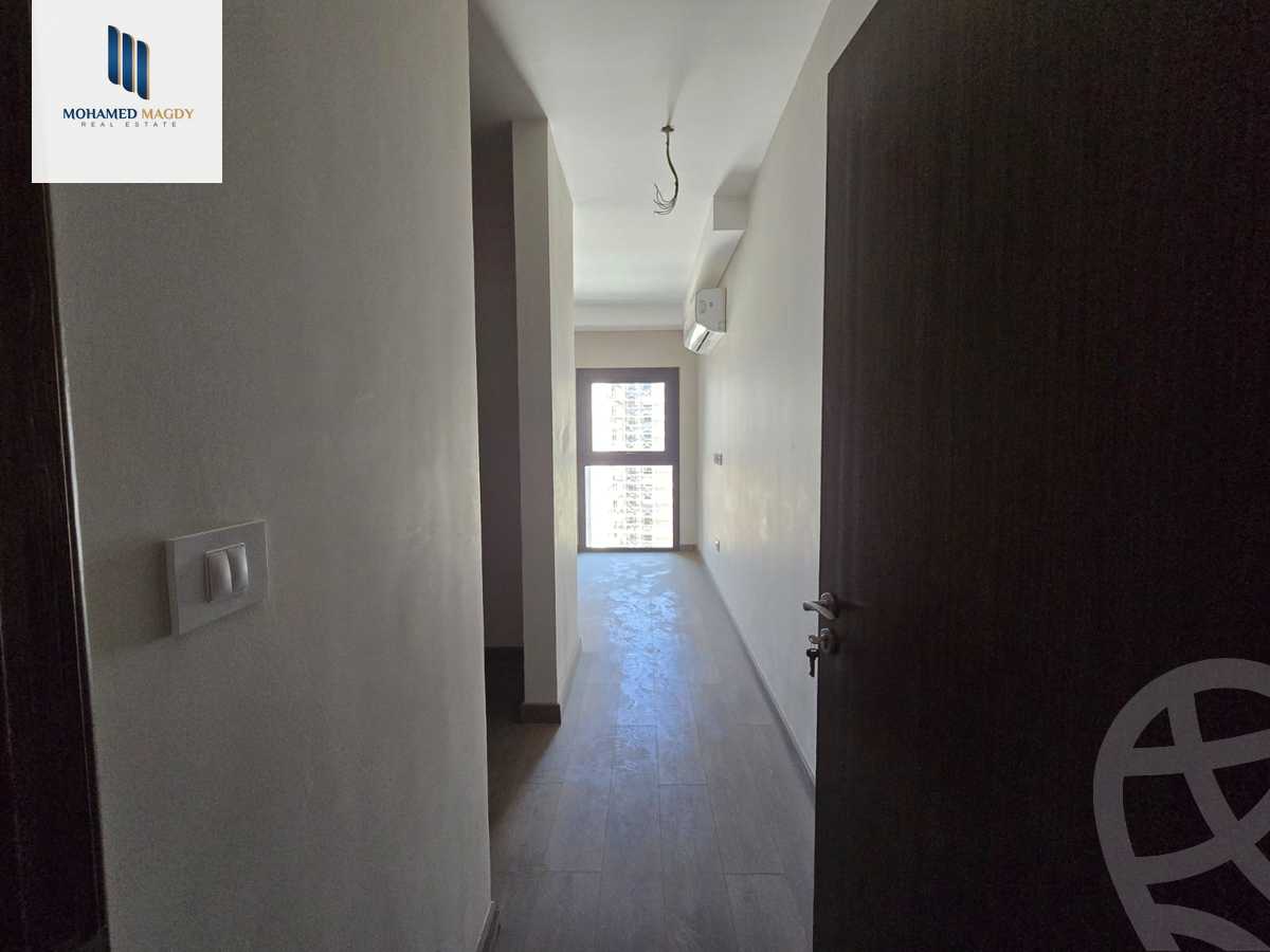 https://aqarmap.com.eg/en/listing/6036796-for-sale-cairo-el-sheikh-zayed-city-compounds-zyd-wr-llttwyr-park-towers-zed-el-sheikh-zayed-compound