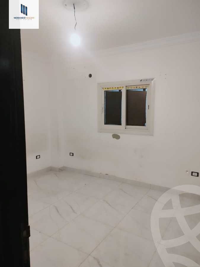 https://aqarmap.com.eg/ar/listing/6075261-for-sale-cairo-el-sheikh-zayed-city-el-hay-el-thaleth-ashaer-area-3-el-salam-st