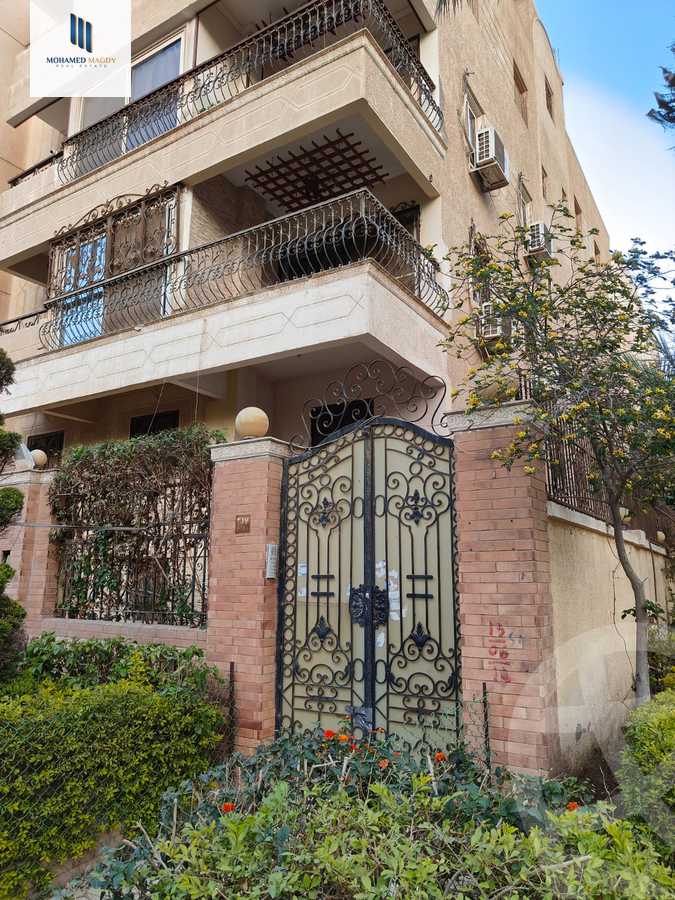 https://aqarmap.com.eg/en/listing/6080357-for-sale-cairo-6th-of-october-el-ahyaa-neighborhood-5th-street-19