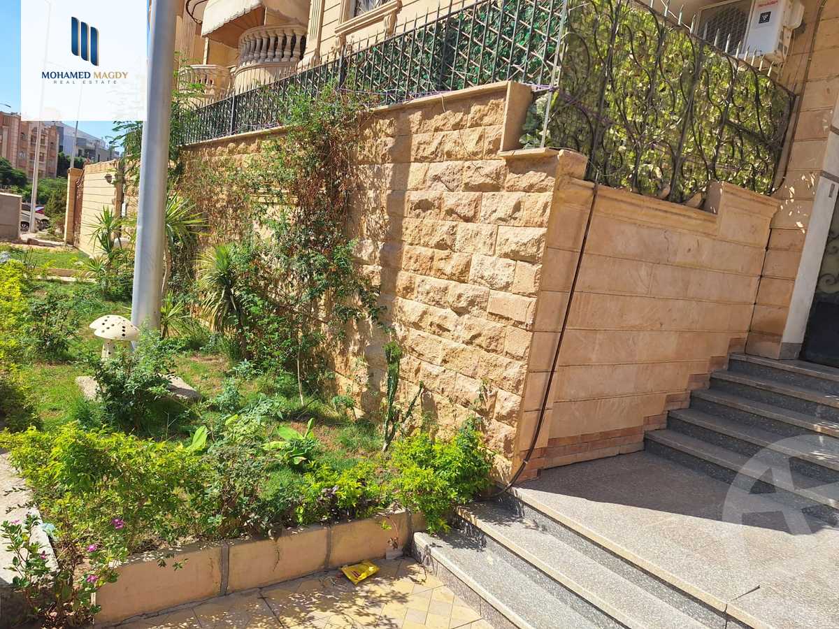 https://aqarmap.com.eg/en/listing/6086496-for-sale-cairo-6th-of-october-featured-neighborhood-sixth-touristic-village-sameh-gado-st