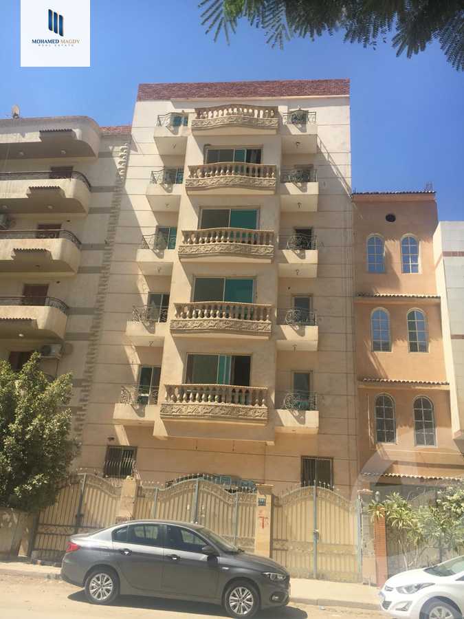 https://aqarmap.com.eg/en/listing/6110860-for-sale-cairo-6th-of-october-el-ahyaa-neighborhood-4th-school-st