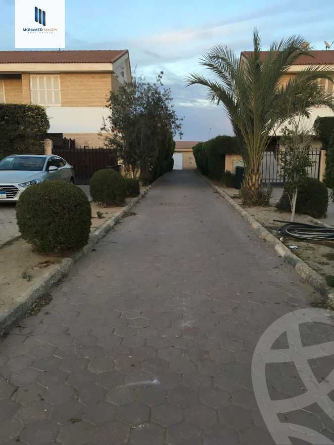 https://aqarmap.com.eg/en/listing/6118454-for-sale-cairo-el-sheikh-zayed-city-compounds-el-rabwa