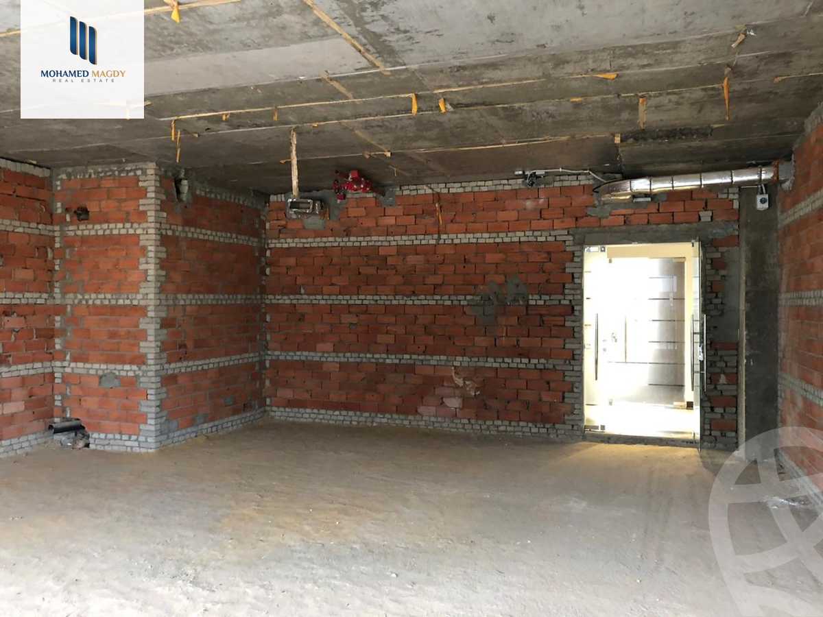 https://aqarmap.com.eg/ar/listing/6163069-for-sale-cairo-el-sheikh-zayed-city-compounds-dh-jyt-blz-mykwn-llttwyr