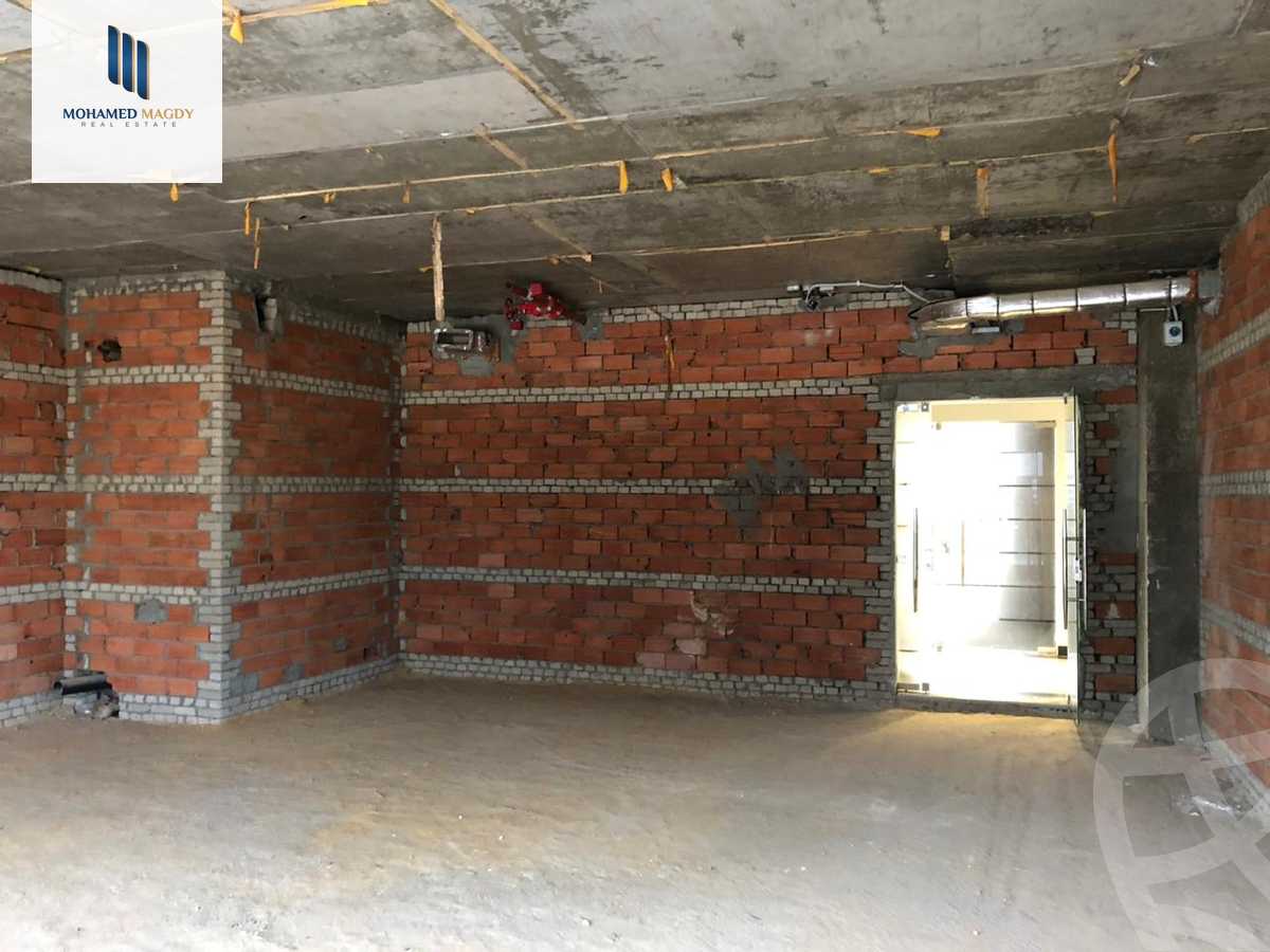 https://aqarmap.com.eg/ar/listing/6163069-for-sale-cairo-el-sheikh-zayed-city-compounds-dh-jyt-blz-mykwn-llttwyr