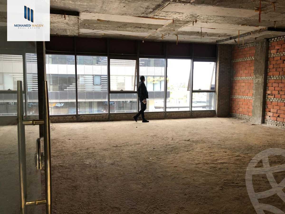 https://aqarmap.com.eg/ar/listing/6163069-for-sale-cairo-el-sheikh-zayed-city-compounds-dh-jyt-blz-mykwn-llttwyr