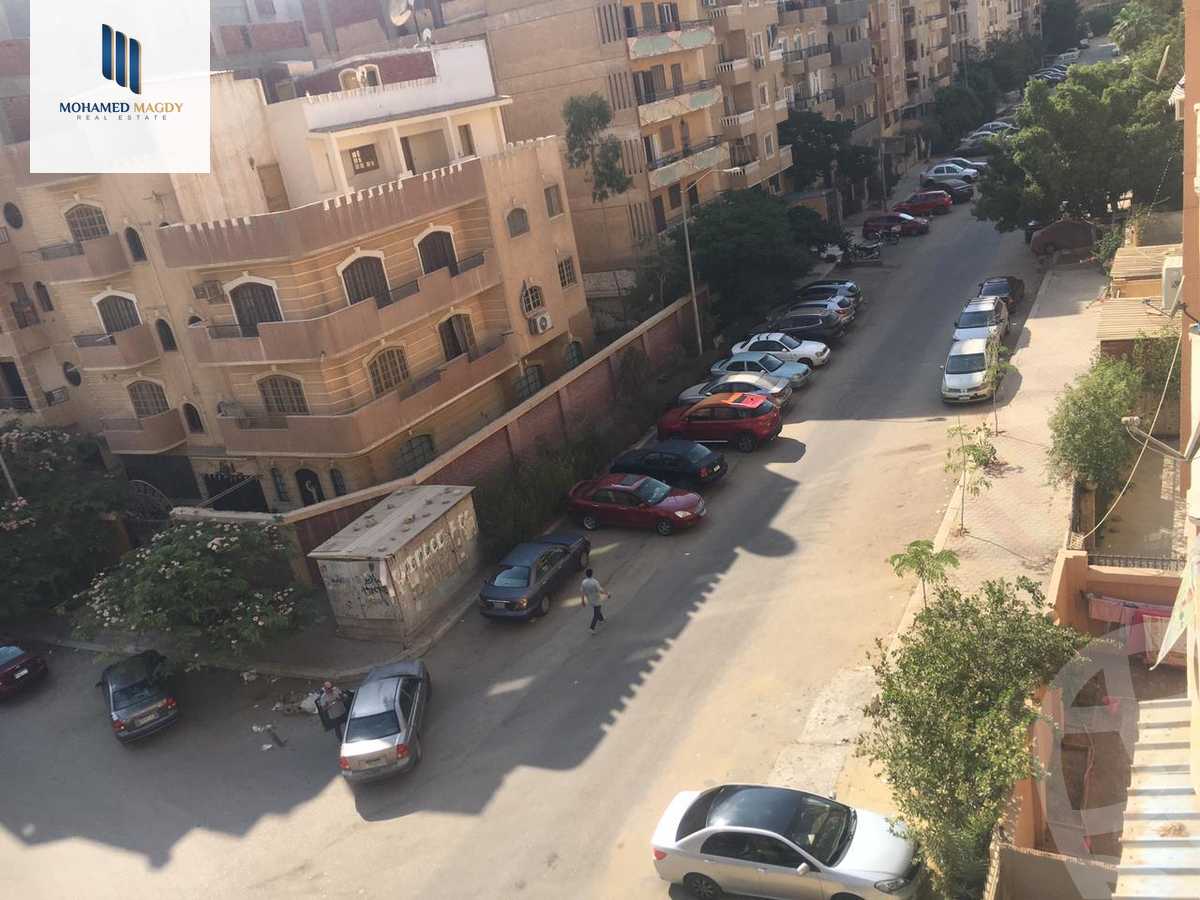 https://aqarmap.com.eg/ar/listing/6205316-for-sale-cairo-6th-of-october-el-ahyaa-neighborhood-3rd-al-hay-al-thalith-st
