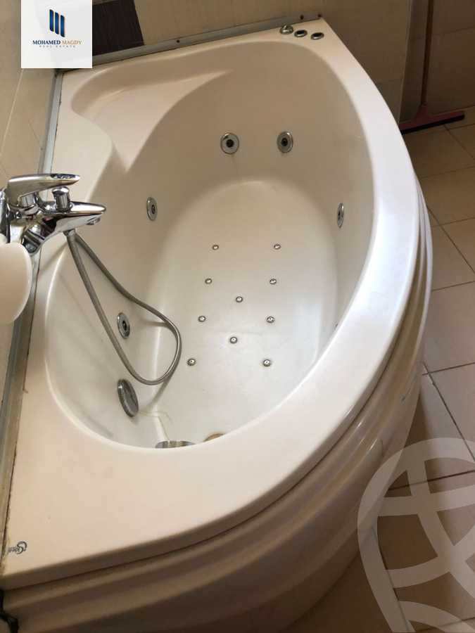 https://aqarmap.com.eg/en/listing/6228426-for-sale-cairo-el-sheikh-zayed-city-compounds-el-yasmeen-compound