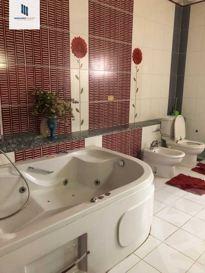 https://aqarmap.com.eg/en/listing/6228426-for-sale-cairo-el-sheikh-zayed-city-compounds-el-yasmeen-compound