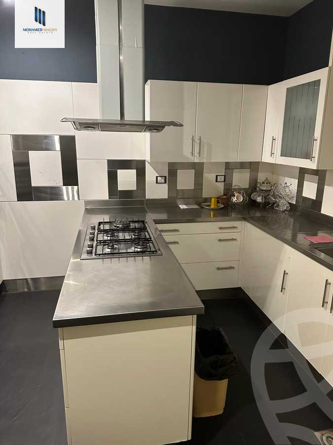 https://aqarmap.com.eg/en/listing/6228600-for-sale-cairo-el-sheikh-zayed-city-compounds-royal-city
