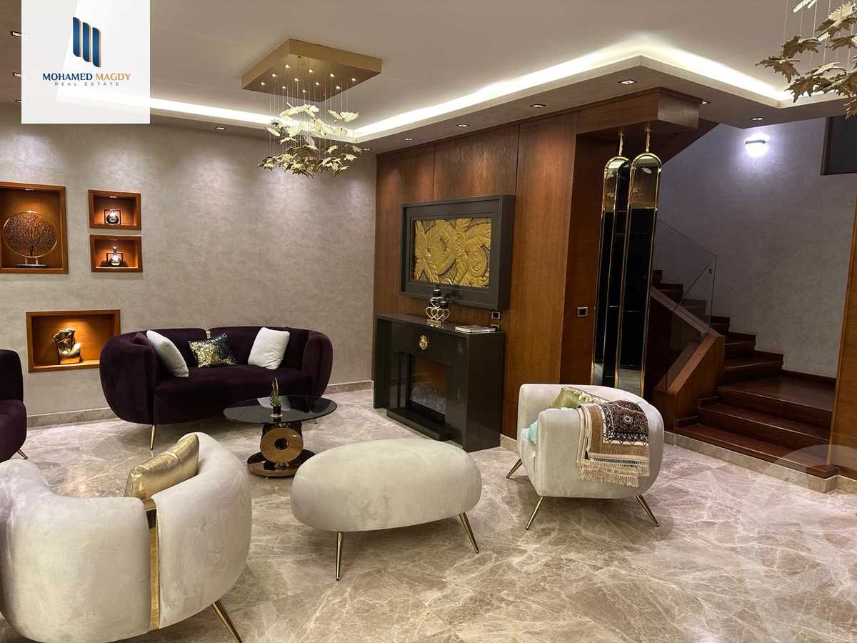 https://aqarmap.com.eg/en/listing/6228600-for-sale-cairo-el-sheikh-zayed-city-compounds-royal-city
