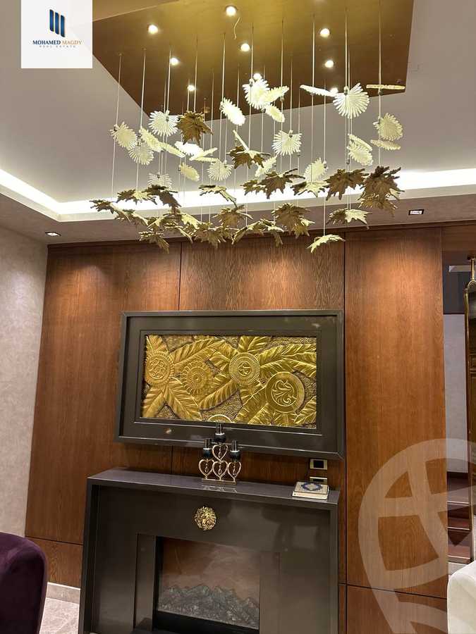 https://aqarmap.com.eg/en/listing/6228600-for-sale-cairo-el-sheikh-zayed-city-compounds-royal-city