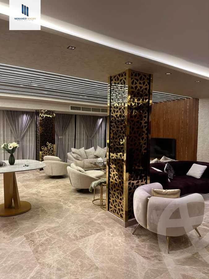 https://aqarmap.com.eg/en/listing/6228600-for-sale-cairo-el-sheikh-zayed-city-compounds-royal-city