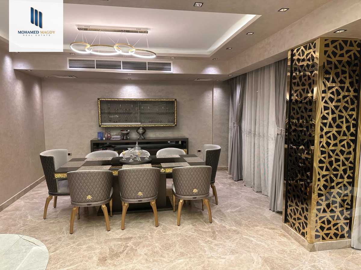 https://aqarmap.com.eg/en/listing/6228600-for-sale-cairo-el-sheikh-zayed-city-compounds-royal-city