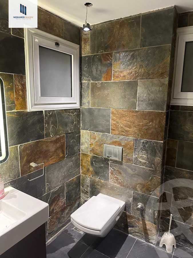 https://aqarmap.com.eg/en/listing/6228600-for-sale-cairo-el-sheikh-zayed-city-compounds-royal-city