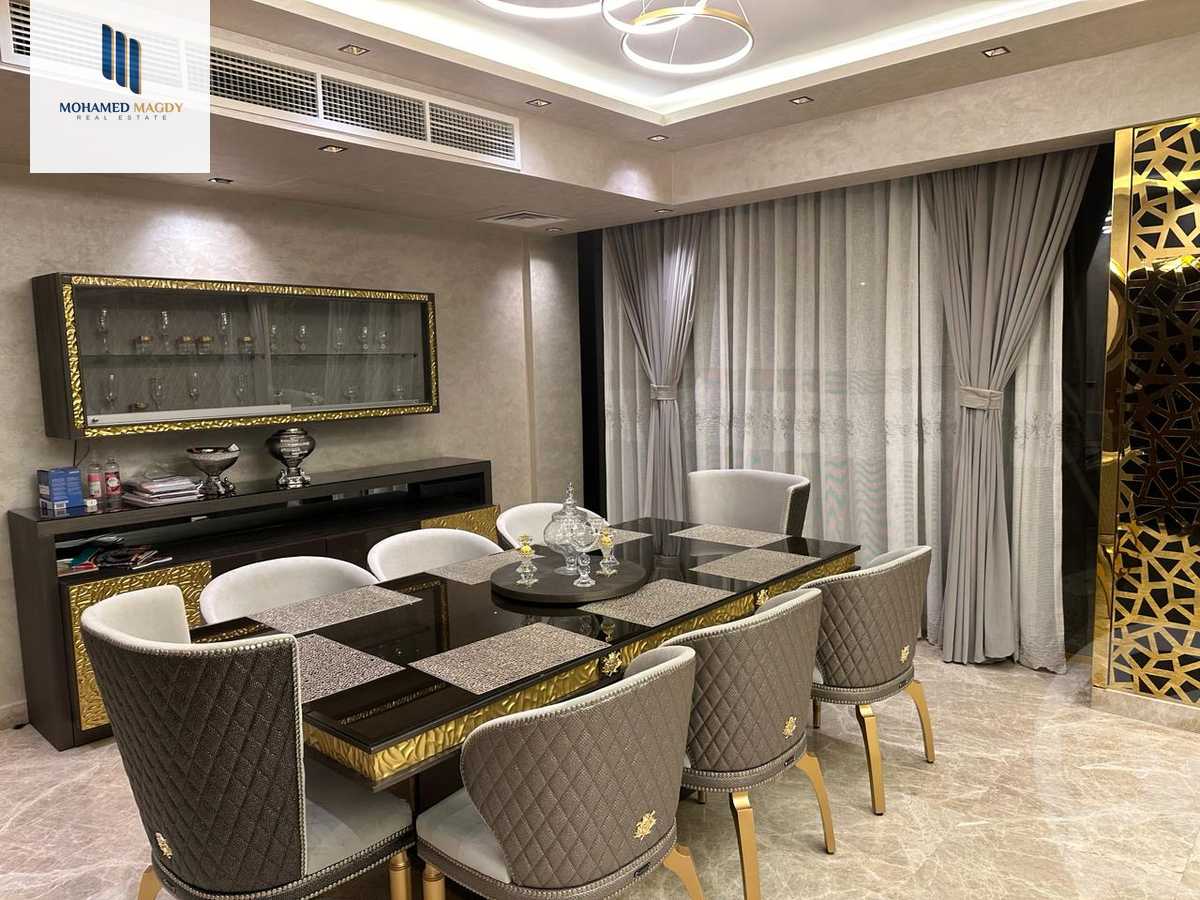 https://aqarmap.com.eg/en/listing/6228600-for-sale-cairo-el-sheikh-zayed-city-compounds-royal-city