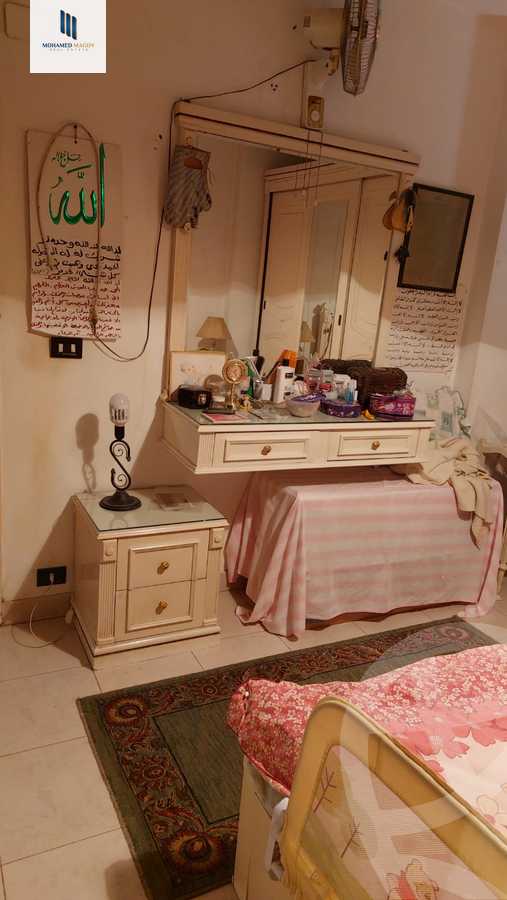 https://aqarmap.com.eg/ar/listing/6234040-for-sale-cairo-6th-of-october-featured-neighborhood-first-touristic-village-el-shaheed-mohammed-abdul-latif-alshimi-st