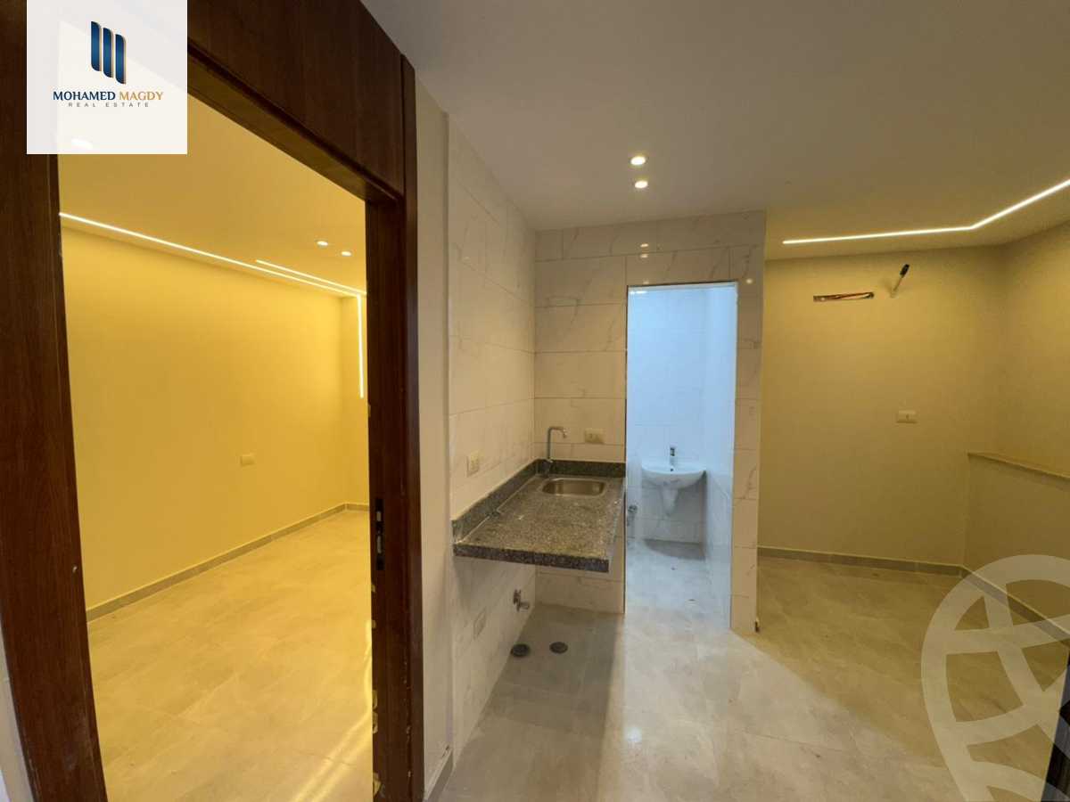 https://aqarmap.com.eg/en/listing/6262742-for-sale-cairo-6th-of-october-el-ahyaa-neighborhood-1st-al-maahad