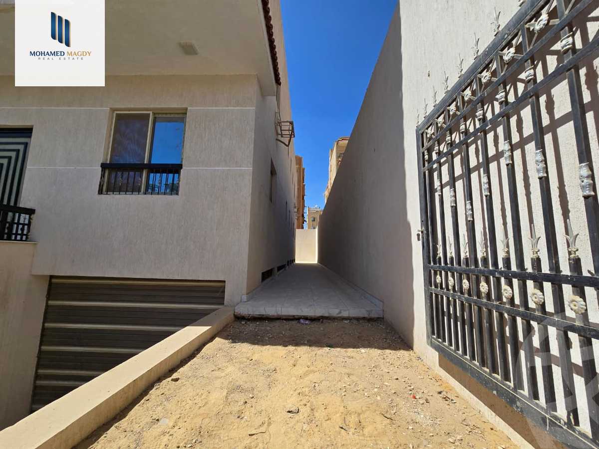 https://aqarmap.com.eg/en/listing/6262932-for-sale-cairo-6th-of-october-el-tawsaat-el-shamalya-hy-2000-qt