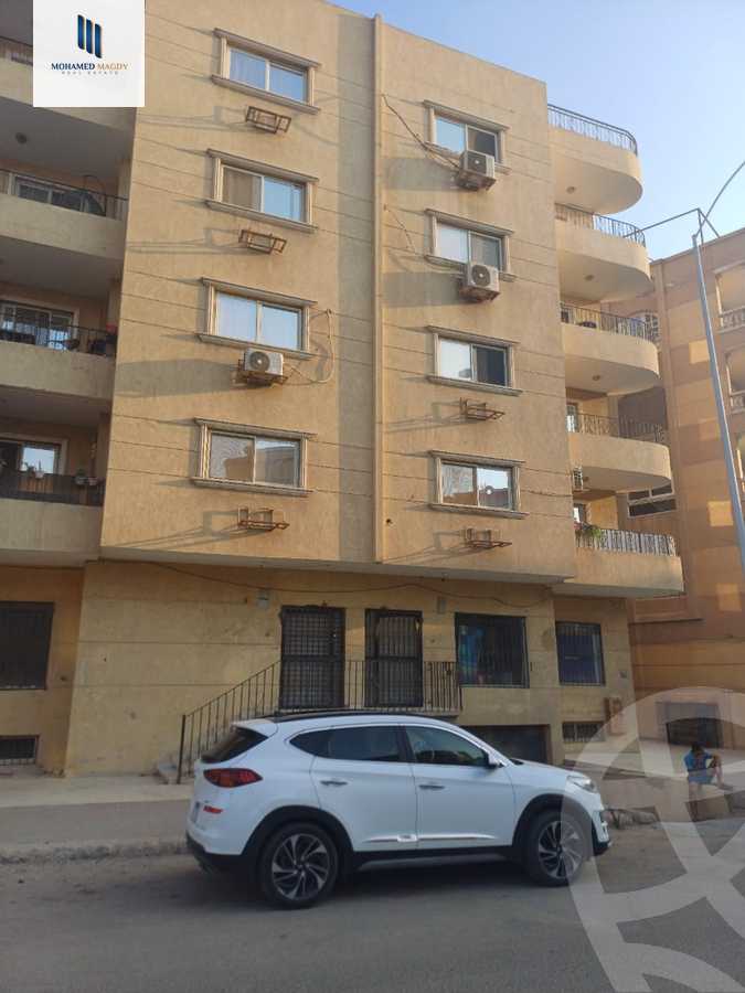 https://aqarmap.com.eg/ar/listing/6289202-for-sale-cairo-6th-of-october-el-ahyaa-neighborhood-1st-rich-bake-st