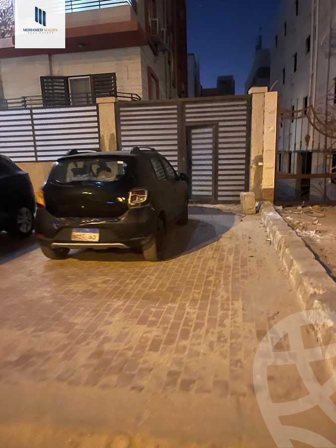 https://aqarmap.com.eg/en/listing/6303451-for-sale-cairo-el-sheikh-zayed-city-el-hay-el-thaleth-ashaer-area-3-el-salam-st